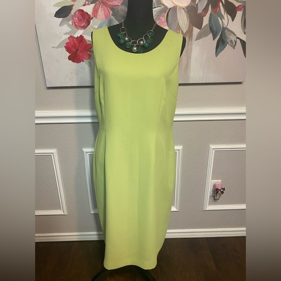 Jones Studio Vibrant Green Dress - Picture 4 of 15